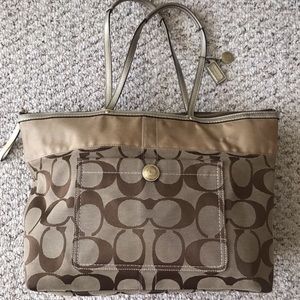 Coach shoulder tote bag with zipper (large)